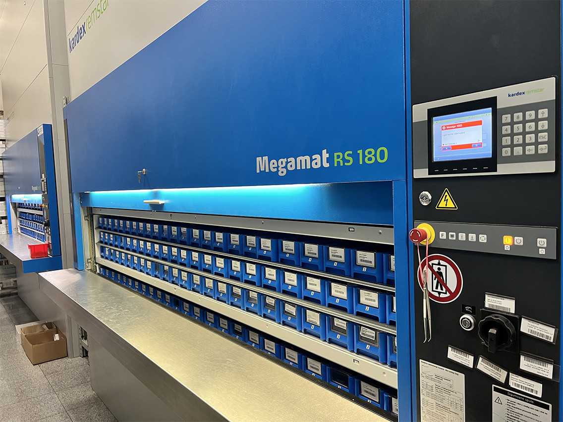 SCL logistika - vertikalni karusel  SCL logistika - Kardex Megamat