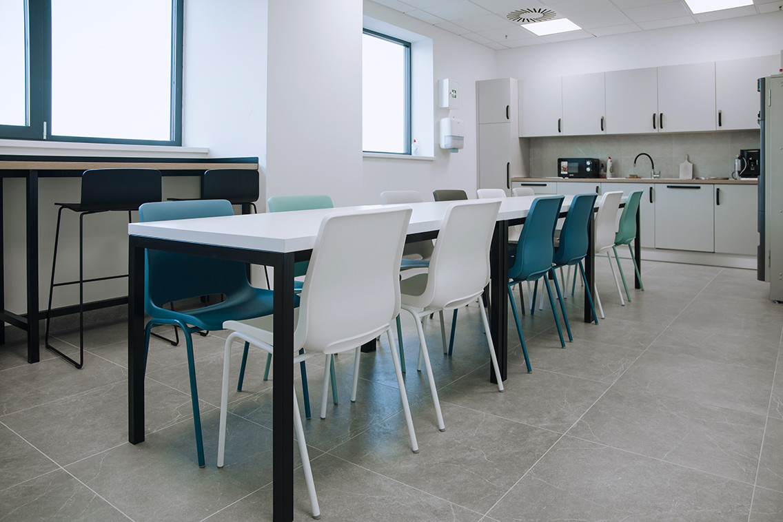 Phoenix farmacija - blagavaonica Phoenix farmacija - blagavaonica i kuhinja