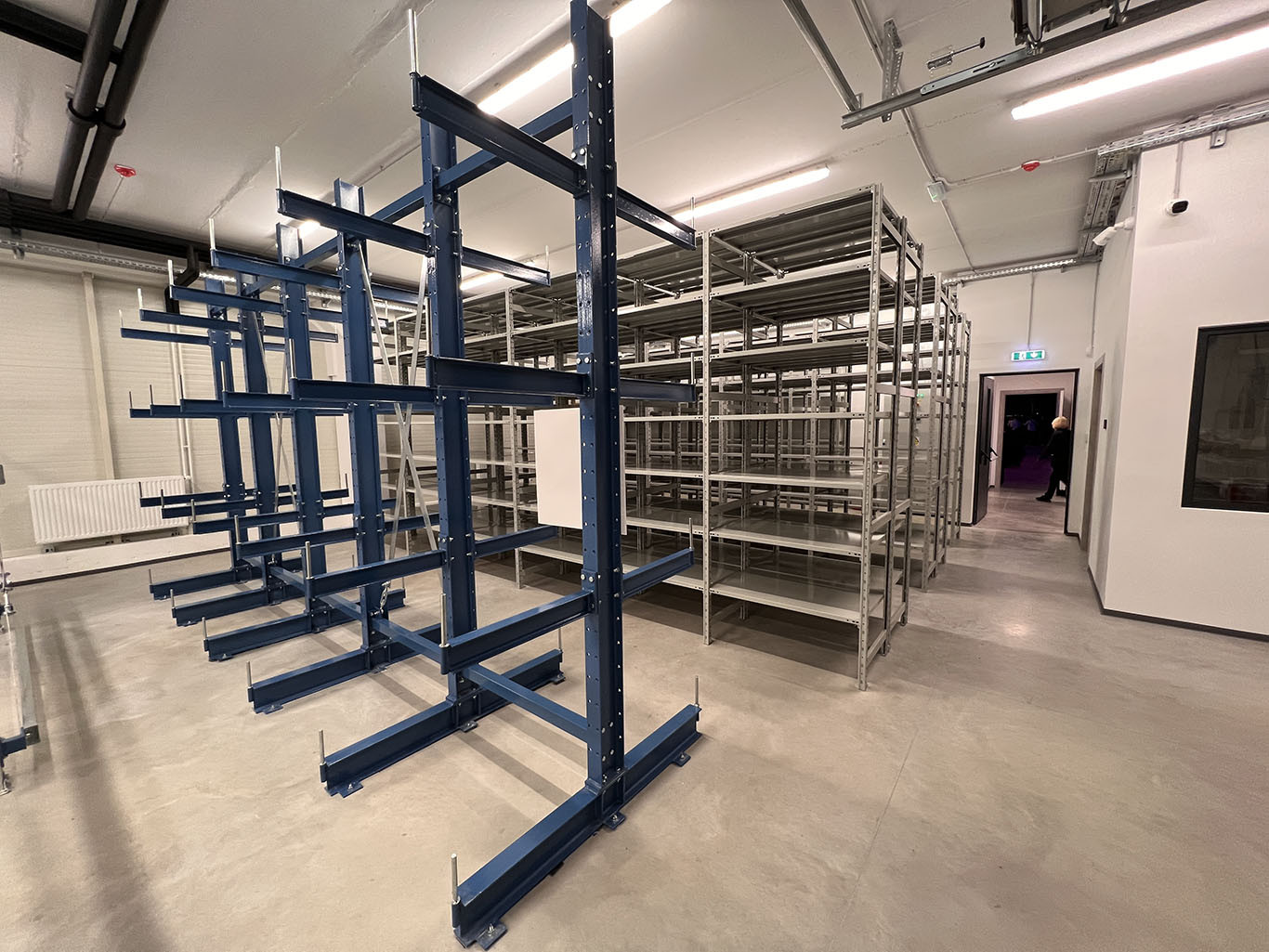 Enison - skladišna oprema Enison - konzolni i polični regali