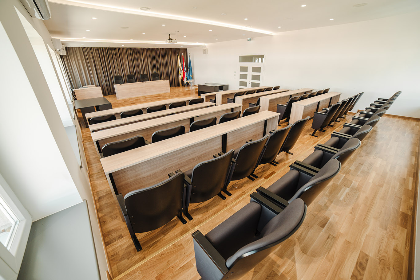 Gradska vijećnica Zlatar - opremanje Gradska vijećnica Zlatar