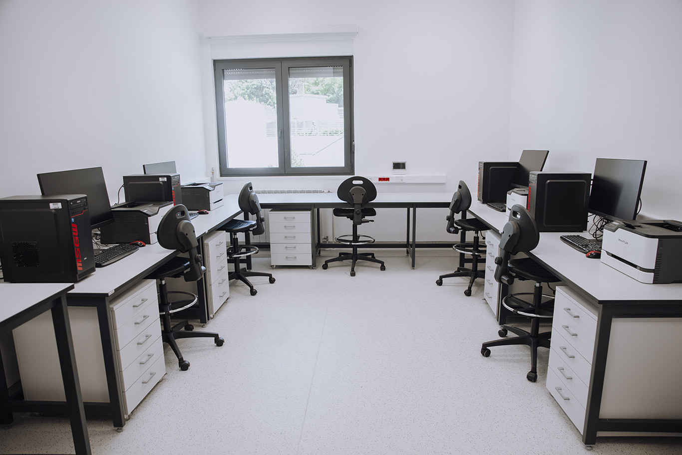 Bolnica Sv. Duh - opremanje objekata Bolnica Sv. Duh - mikrobiološki laboratorij