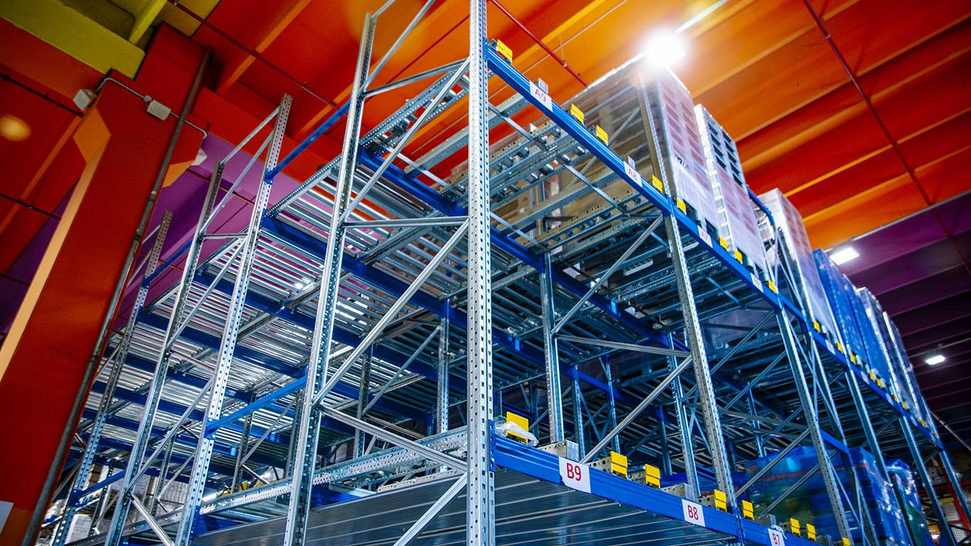 Protočni paletni regal dm - protočni paletni regali