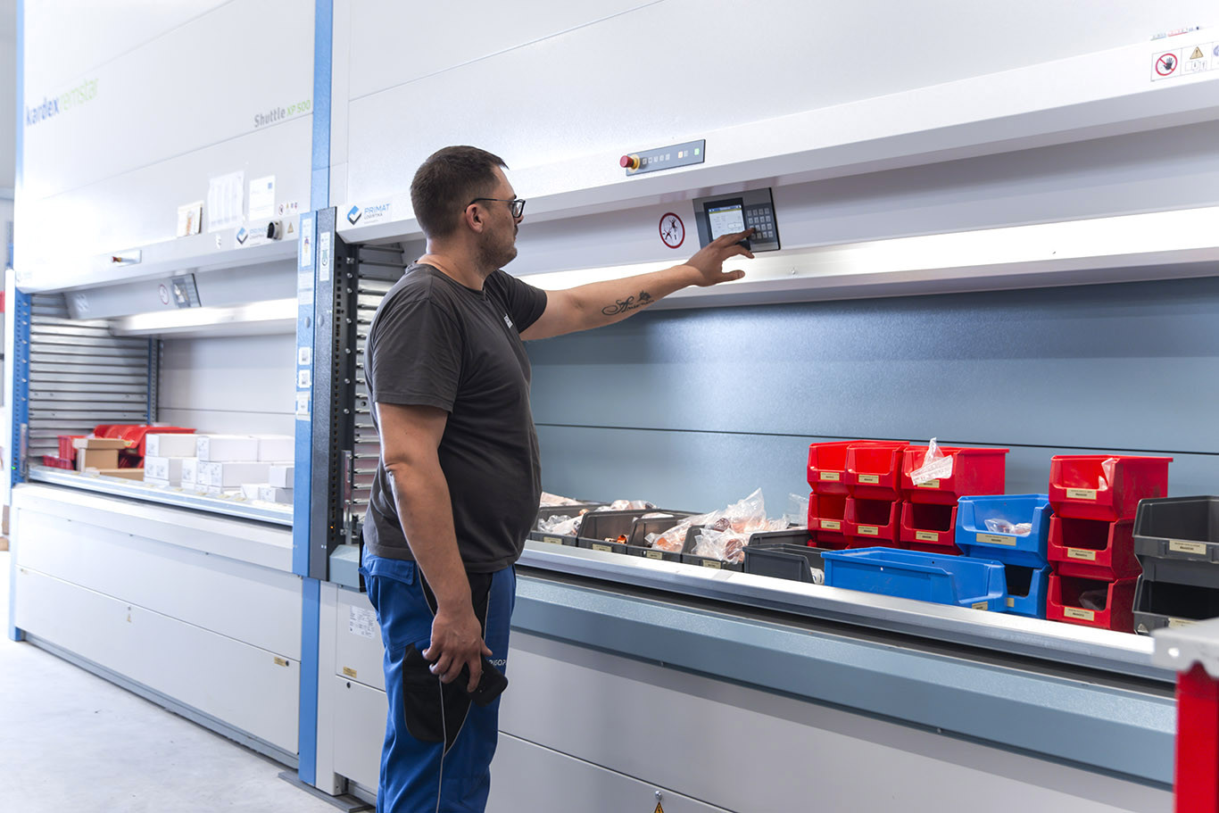 Skladišni automatizirani uređaj Kardex Shuttle Skladišni automatizirani uređaj Kardex Shuttle